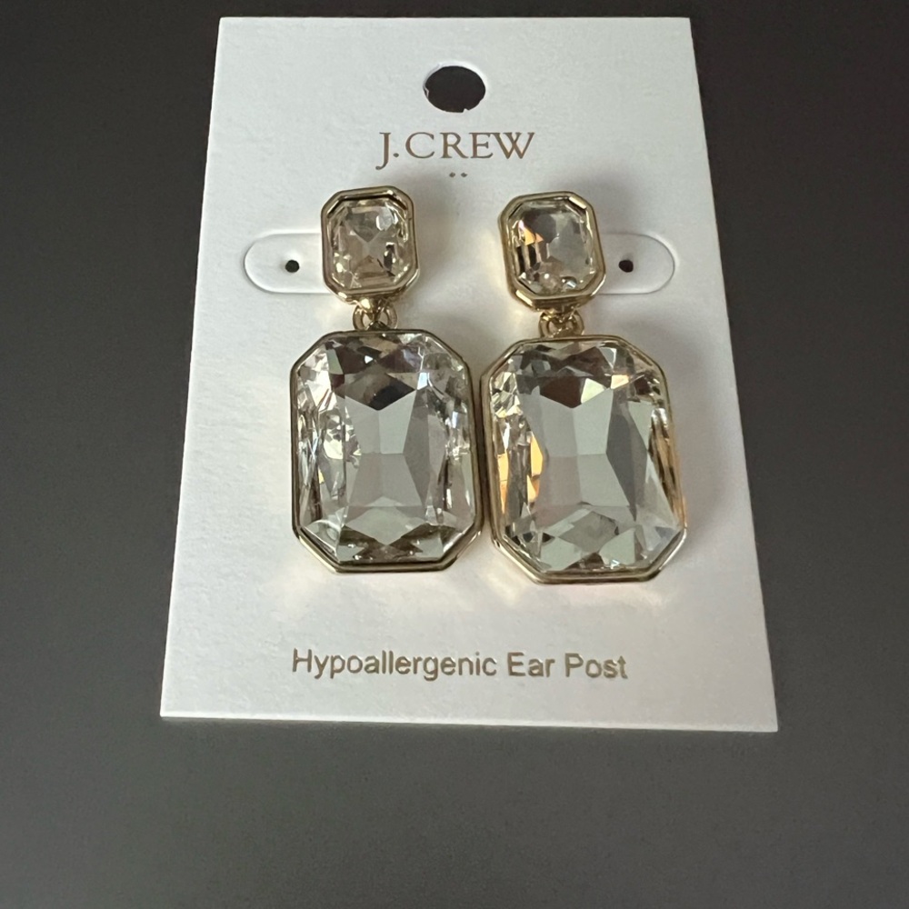 Elegant Gold Crystal Earrings - Picture 3 of 6